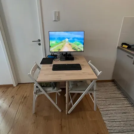 Zentral & Ruhig Wohnen In Apartmán